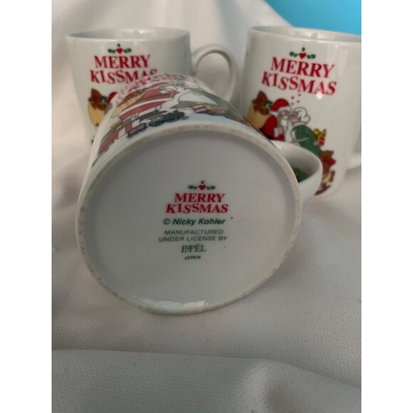 Set Of 3 "Merry Kissmas" Coffee Mugs By Nicky Kohler For Papel - Picture 2 of 5